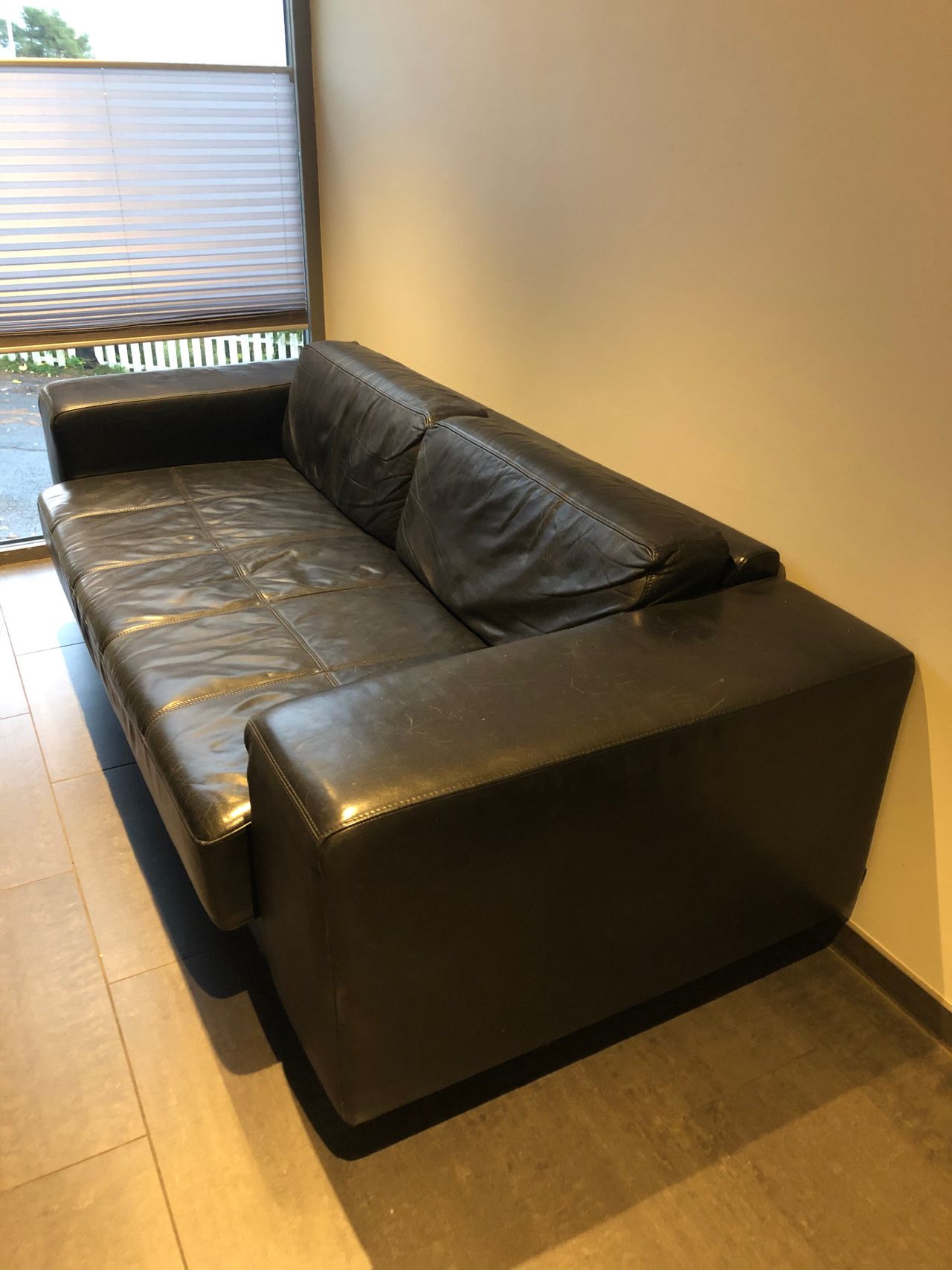 Bolia Pasadena sort skinnsofa | FINN.no Bolia Pasadena sort skinnsofa | FINN.no
