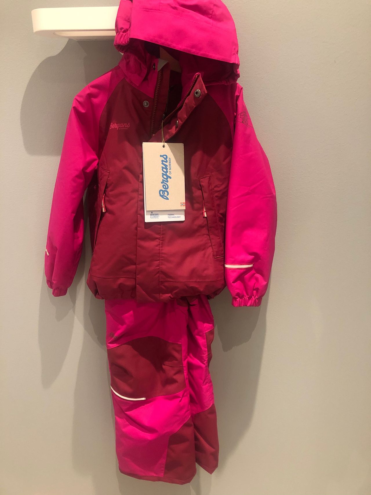 Bergans storm insulated str 110116 (vintersett) | FINN.no Bergans storm insulated jakke str 116 122 | FINN.no