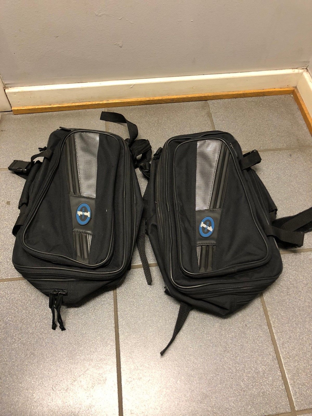 Tankveske og sidevesker MC | FINN.no Tøff sissybar eller handlebar veske | FINN.no