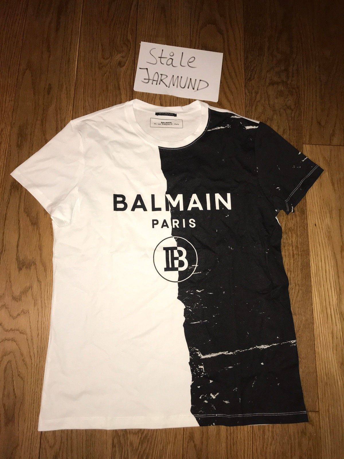 BALMAIN T skjorte i L | FINN.no Balmain T skjorte | FINN.no
