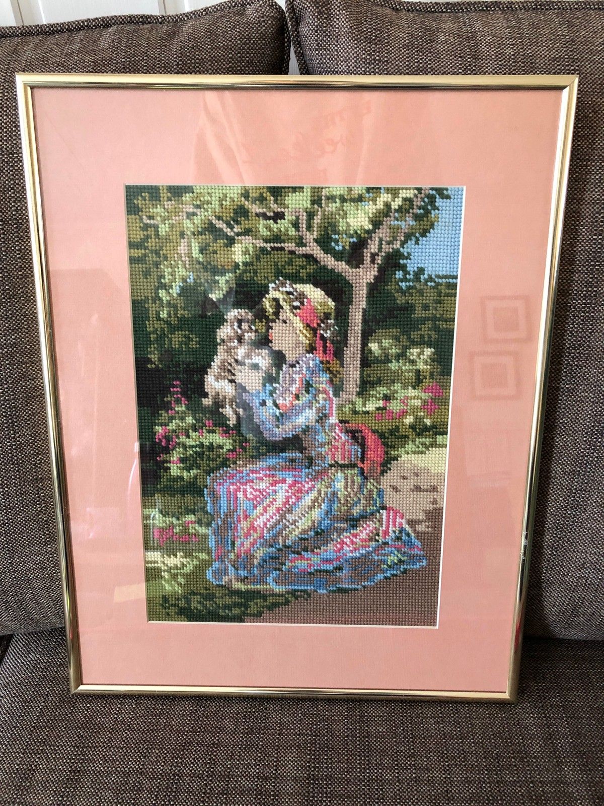 Nydelig brodert bilde | FINN.no Nydelig brodert stol | FINN.no