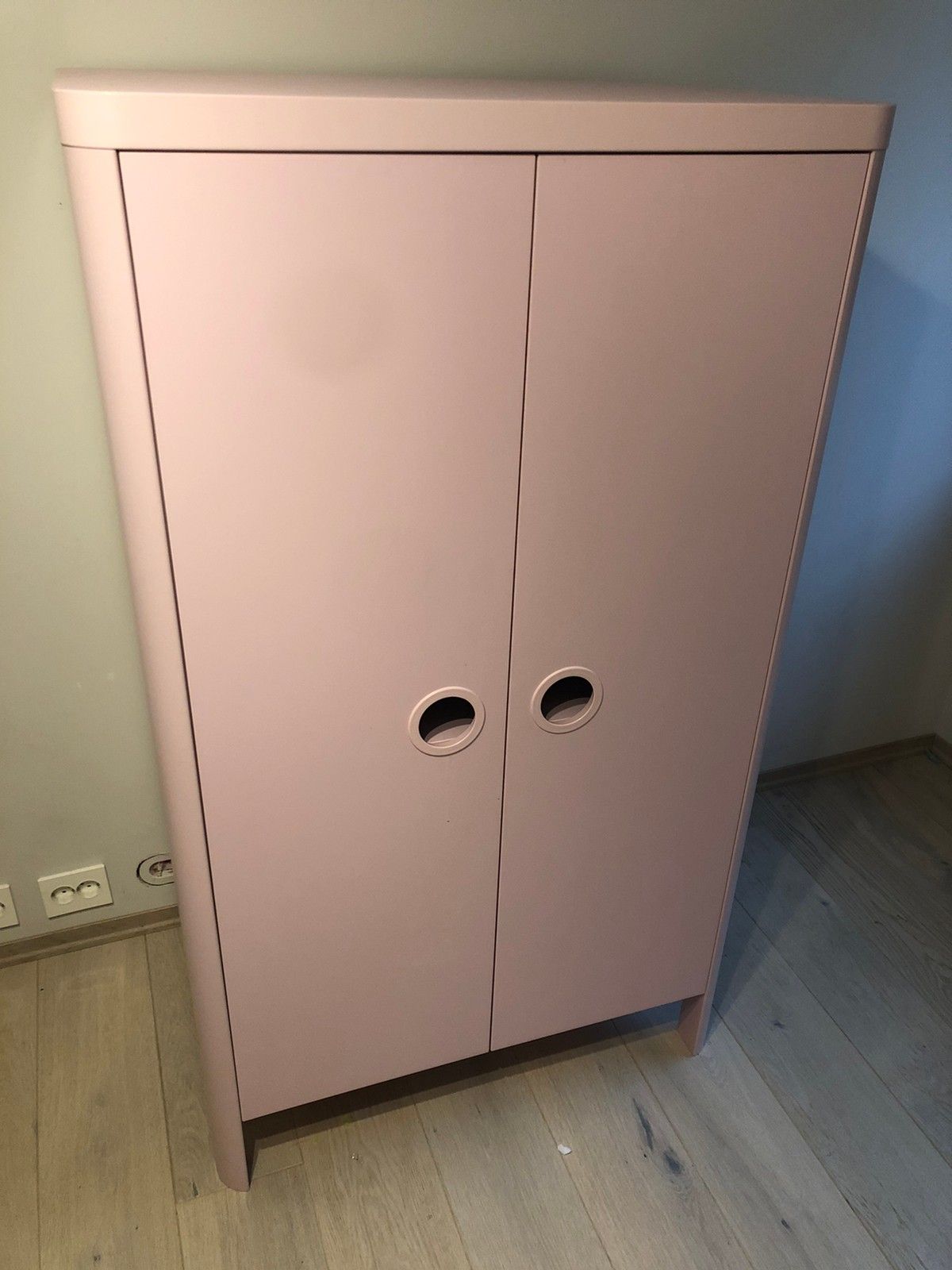 Rosa garderobeskap fra IKEA til barn | FINN.no Rosa garderobeskap fra IKEA til barn | FINN.no