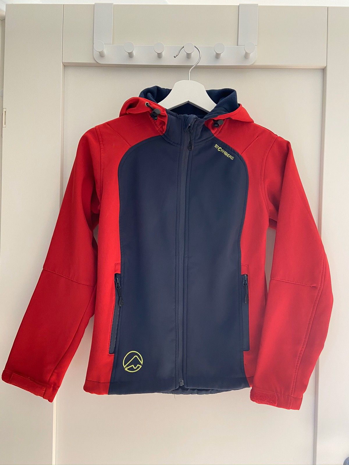 Stormberg jakke (softshell), str 12 år | FINN.no Stormberg jakke str 12 år | FINN.no