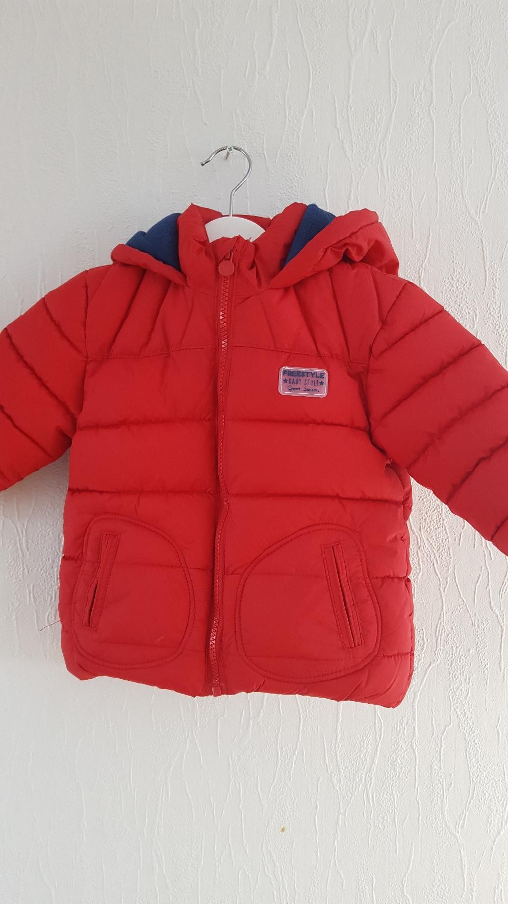 Rød boblejakke fra Zara | FINN.no Rød boblejakke fra Zara | FINN.no