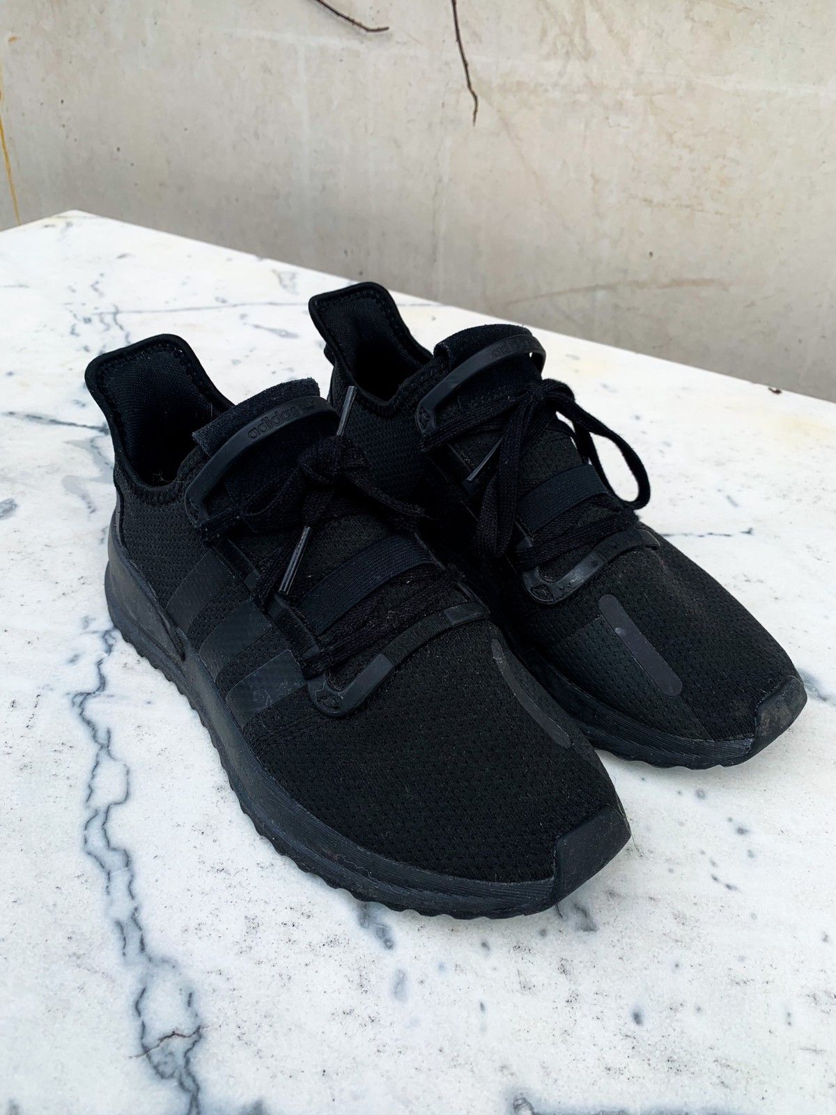 Adidas Swift Run Sko str 40,5 | FINN.no Adidas svarte sko str.38 | FINN.no