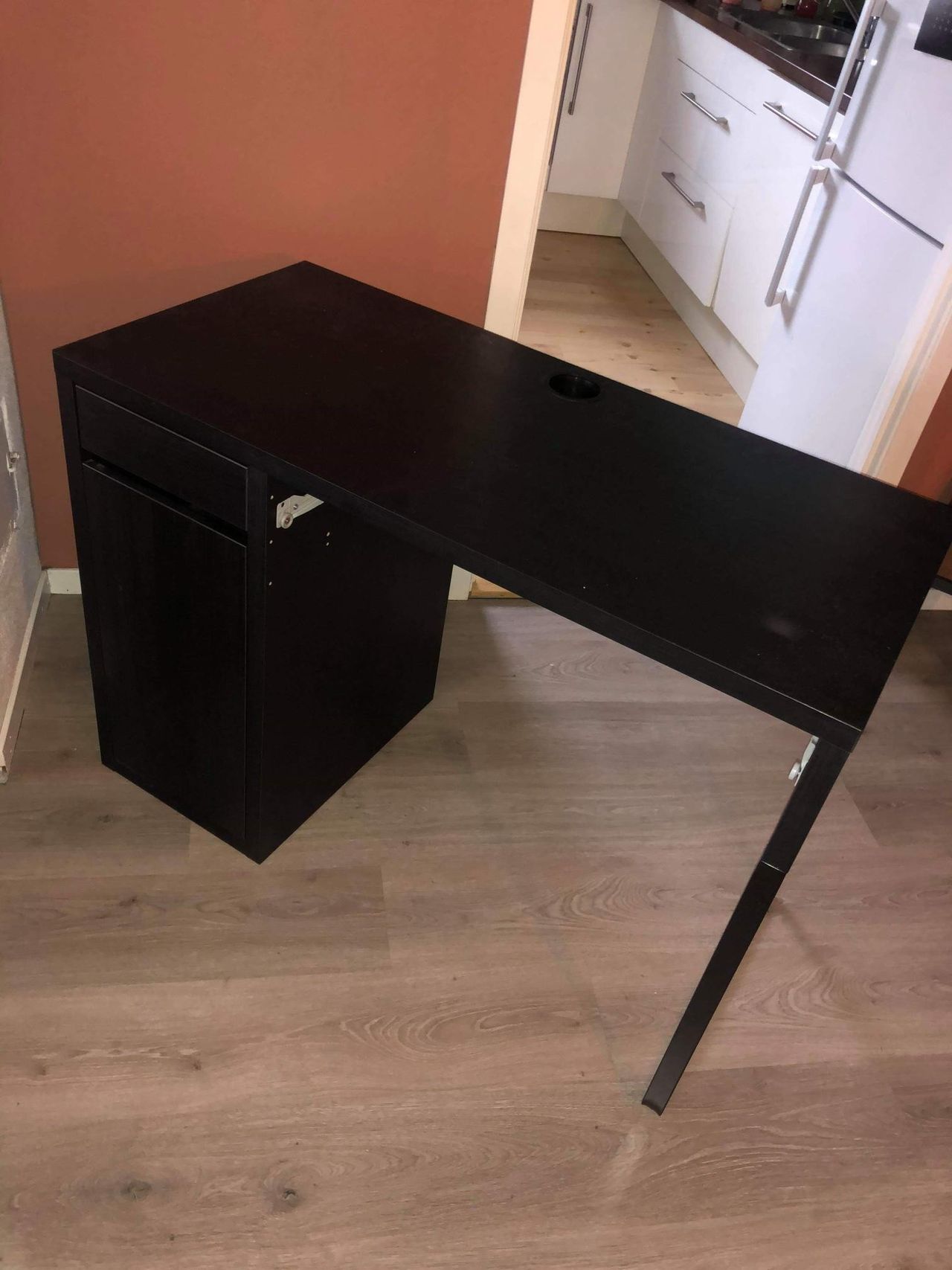 Skrivebord micke Kjøpe, selge og utveksle annonser finn Skrivebord micke Kjøpe, selge og utveksle annonser finn