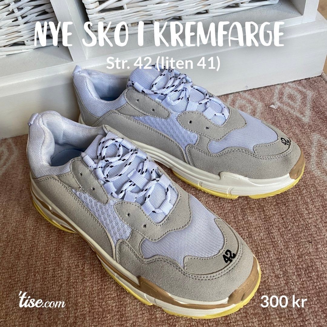 Nye sko i kremfarge str. 41 (liten 42) | FINN.no Nye sko | FINN.no