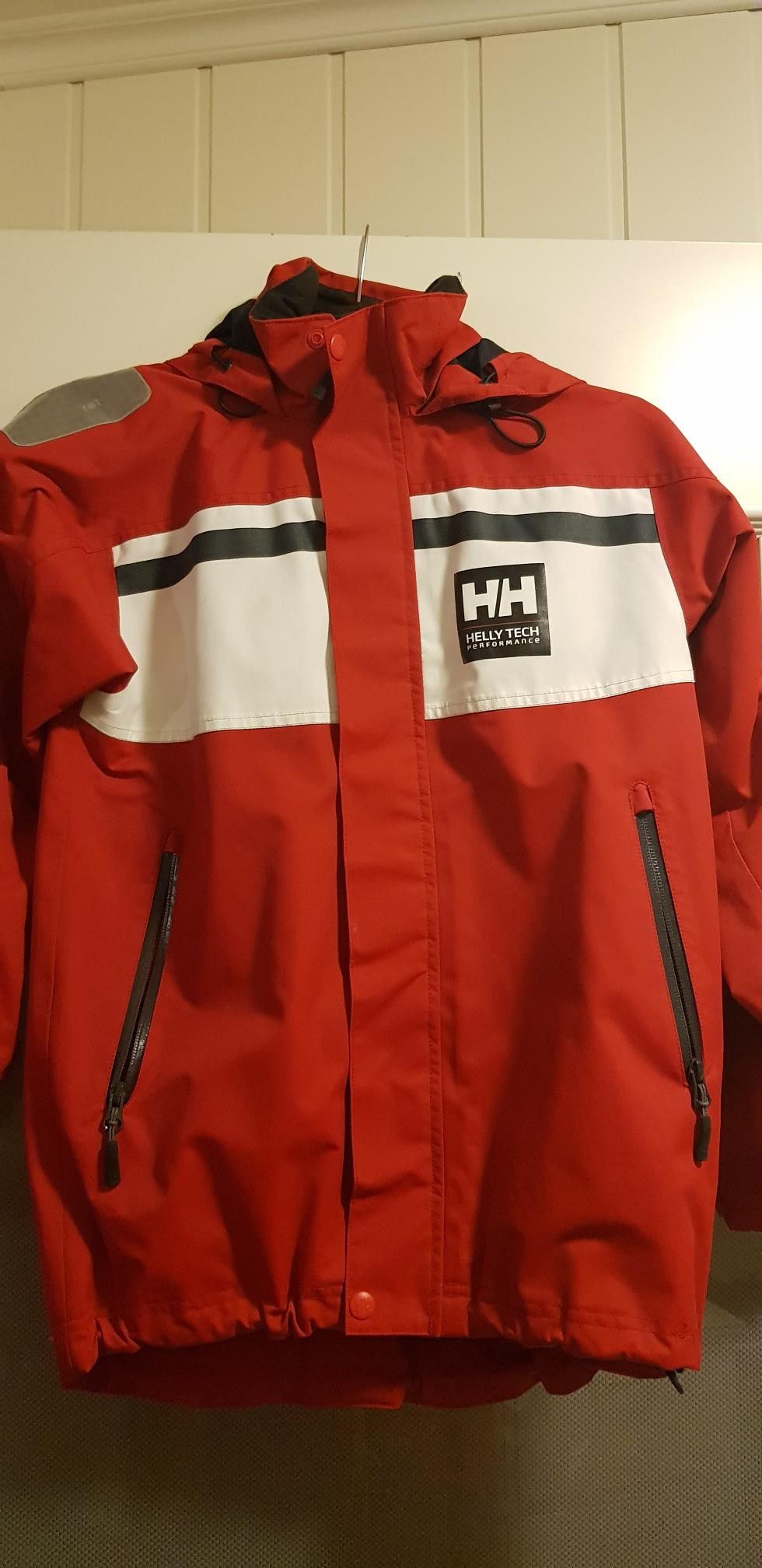 Helly Hansen jakke Str 152(12) og 164(14) | FINN.no Helly Hansen 14 164 selges | FINN.no