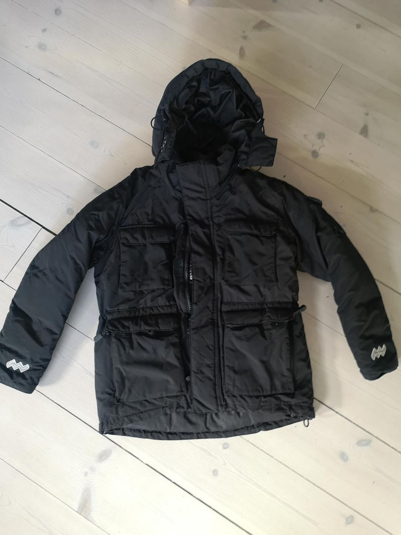 Lite og pent brukt tøff Joun Paul gutt vinter jakke, str 10 Lite og pent brukt tøff Joun Paul gutt vinter jakke, str 10