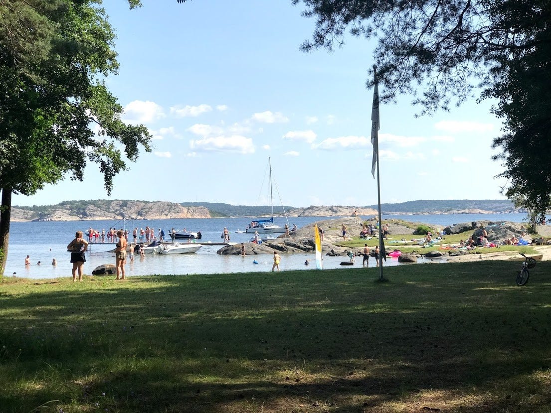 Stuevika - idyllisk badeplass for store og små Galleribilde