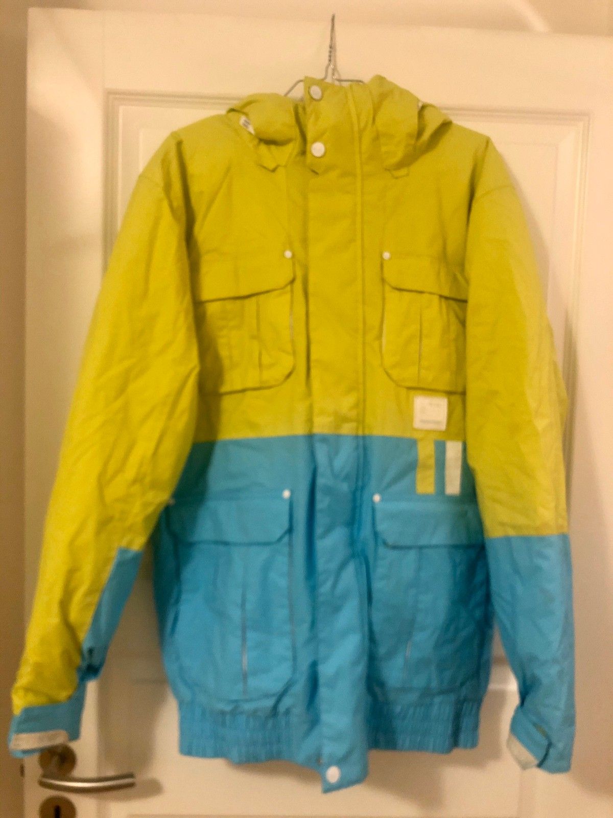 Billabong skisnowboardjakke | FINN.no Billabong Ski Snowboard Jakke Small | FINN.no