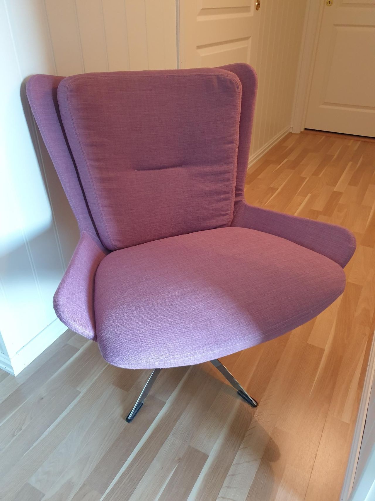 2 stk Space stoler fra Fagmøbler | FINN.no 2 stk Space stoler fra Fagmøbler | FINN.no