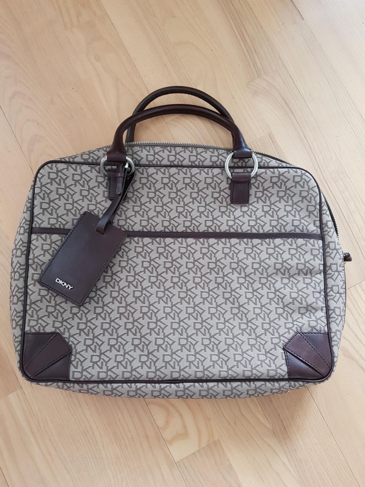 DKNY PC veske 15 tommer aldri brukt | FINN.no DKNY PC veske 15 tommer aldri brukt | FINN.no