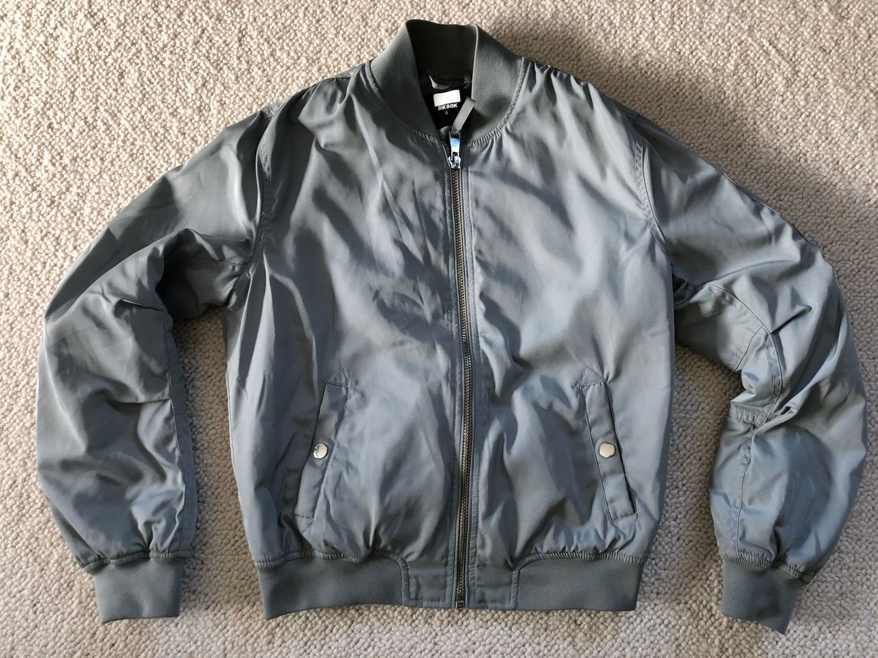 Bomber jakke fra Bik Bok. Helt som ny. Str. S. | FINN.no Bik Bok Bomber Jacket | FINN.no