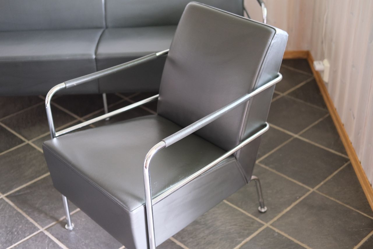 Cinema sofa og lenestoler fra Lammhults | FINN.no 2 stk. Lammhults stoler, Skinn MIDLERTIDIG UTSOLGT | FINN.no