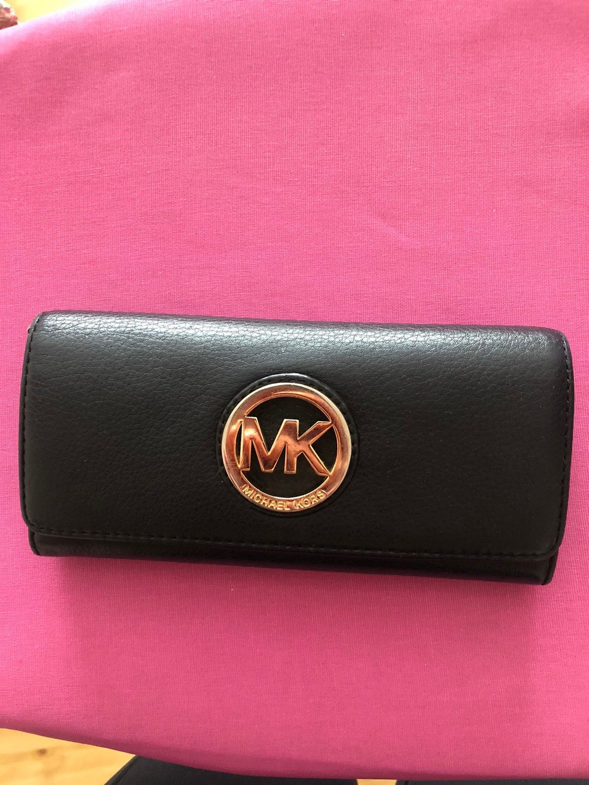 Pent brukt Michael Kors lommebok | FINN.no Pent brukt Michael Kors dunjakke | FINN.no