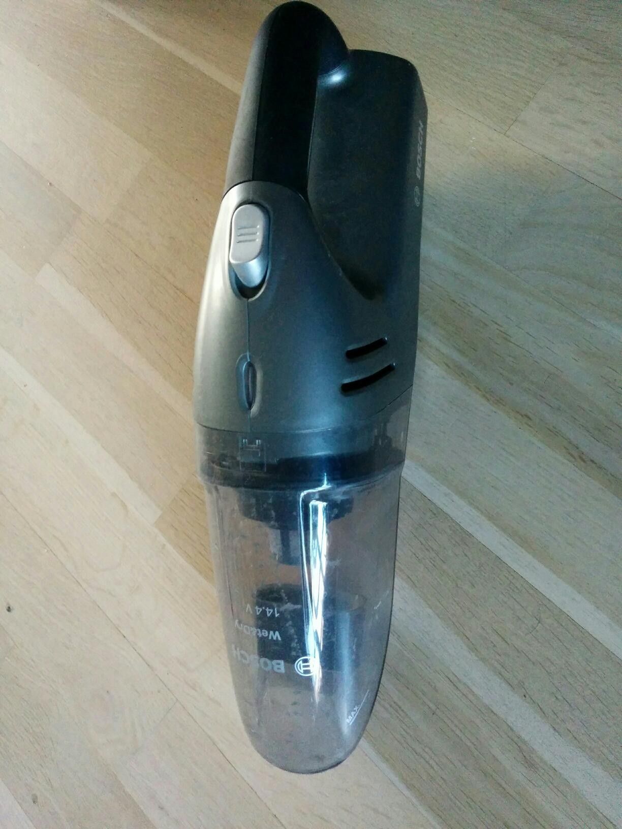 Håndholdt Kjøpe, selge og utveksle annonser finn den beste Bosch Wet&Dry BKS4043 håndstøvsuger | Clas Ohlson