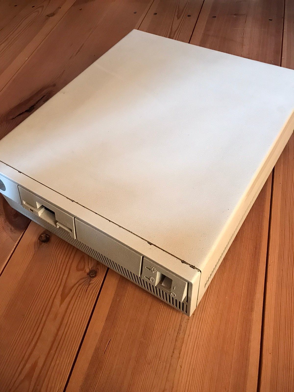 Ibm® Kjøpe, selge og utveksle annonser gode tilbud og priser nonopbekant arbeidsbord svartbeiset