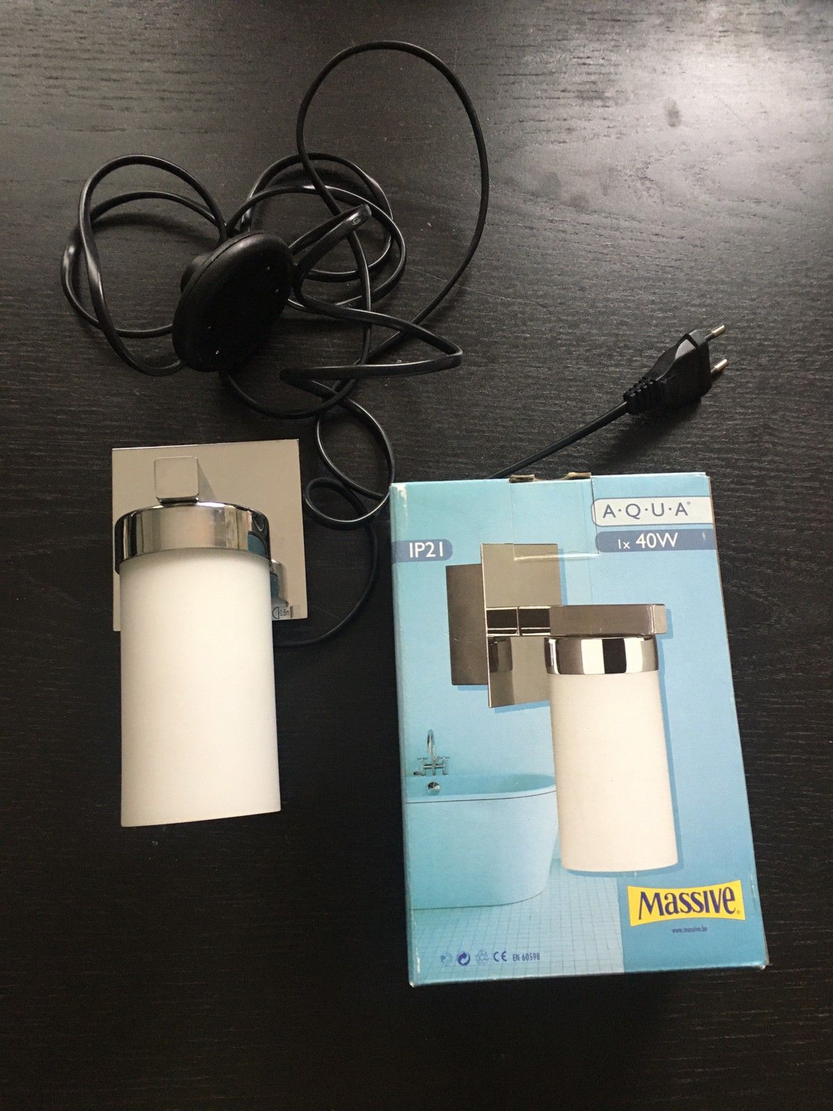 Massive Aquatic vegglampe | FINN.no Massive lampe | FINN.no