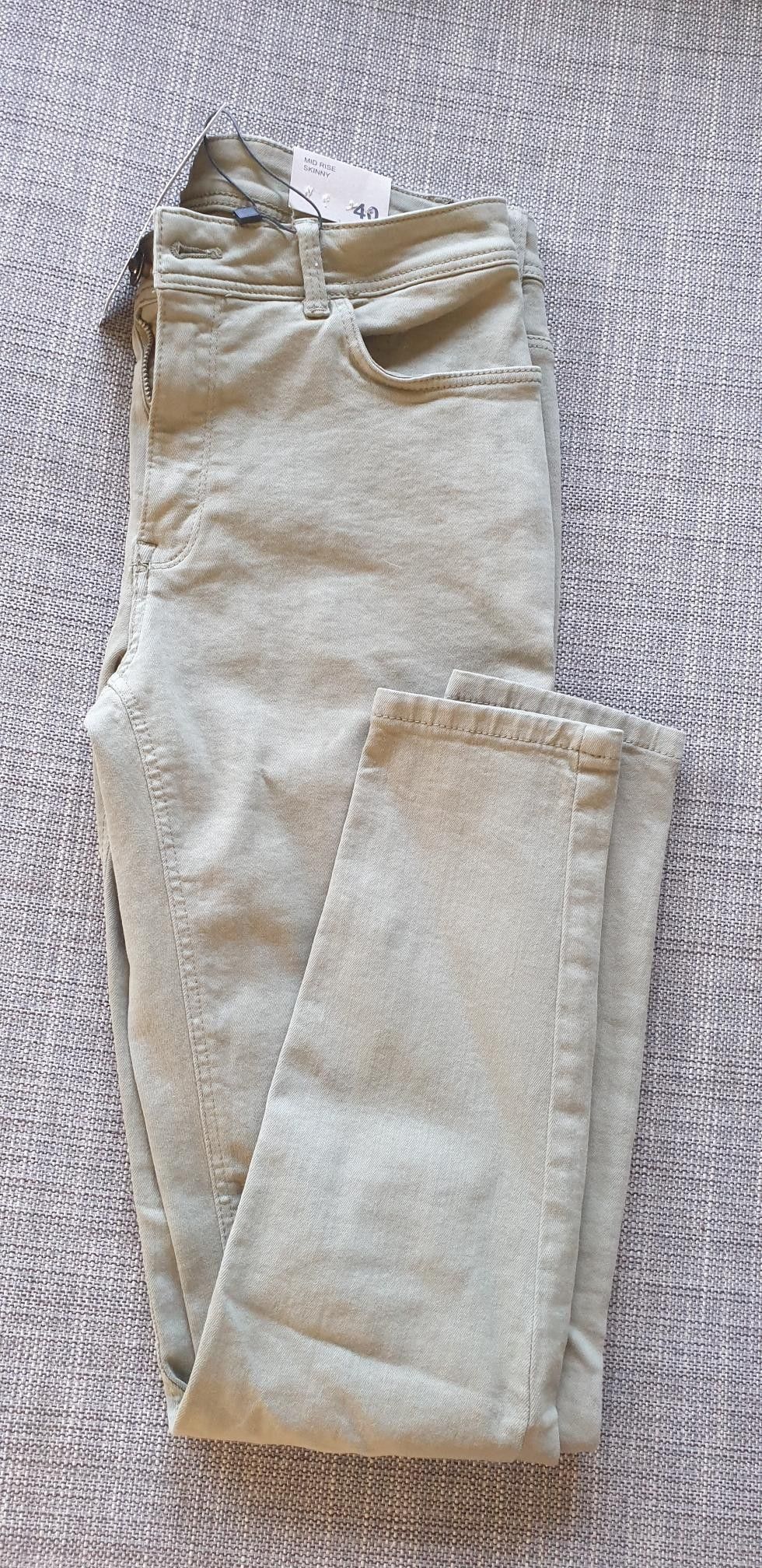 Ny bukse fra Zara i nydelig grønnfarge | FINN.no Bukse fra Zara | FINN.no