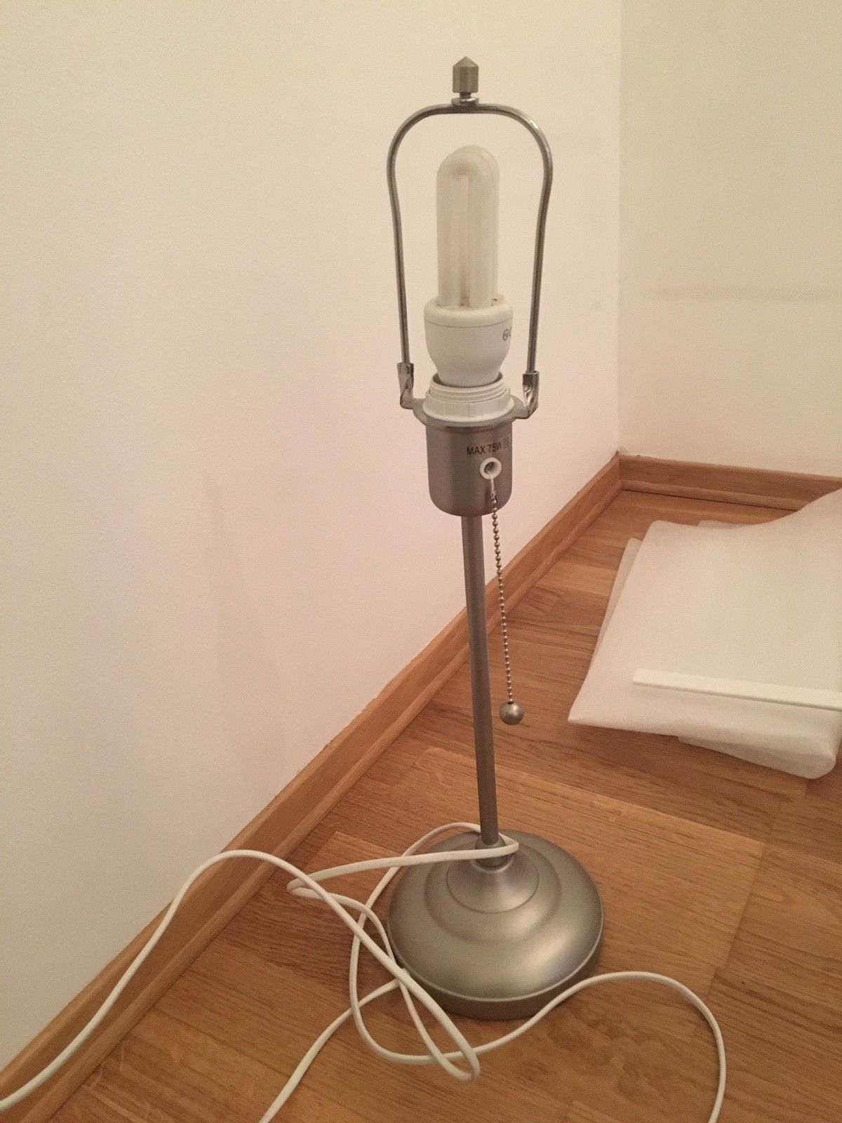 Brukt lamper fra Ikea uten skjerm, model Årstid. kr 40 Årstid lamper fra Ikea. | FINN.no