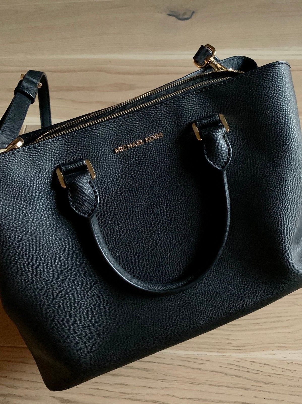 Michael Kors veske | FINN.no Michael Kors veske vurderes å selge! | FINN.no