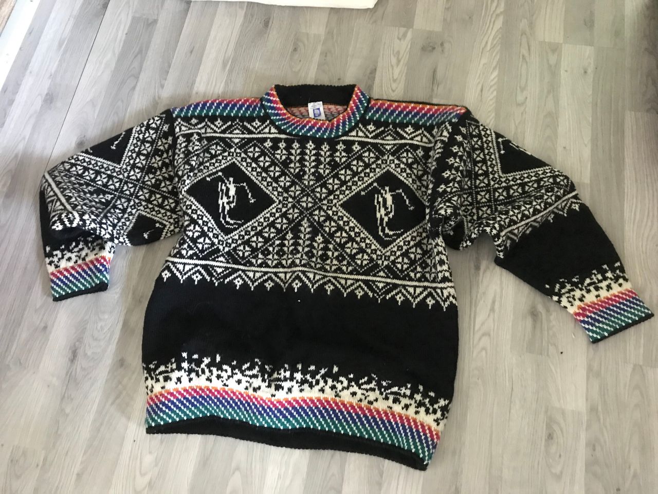 Retro genser Kjøpe, selge og utveksle annonser finn den Flott ullgenser Kjøpe, selge og utveksle annonser finn den