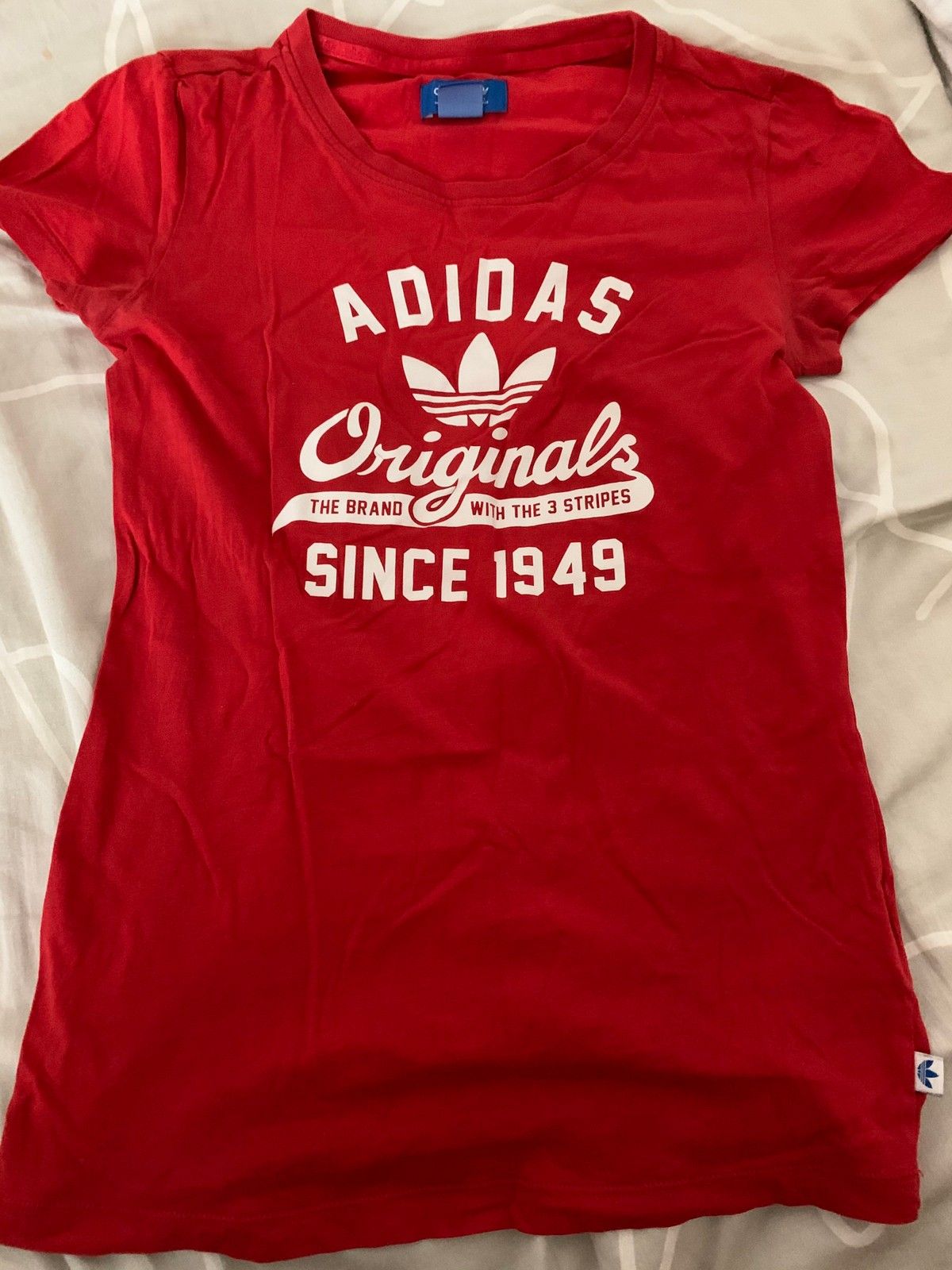 Rød Adidas t skjorte i str S | FINN.no Adidas t skjorte str 4 år | FINN.no