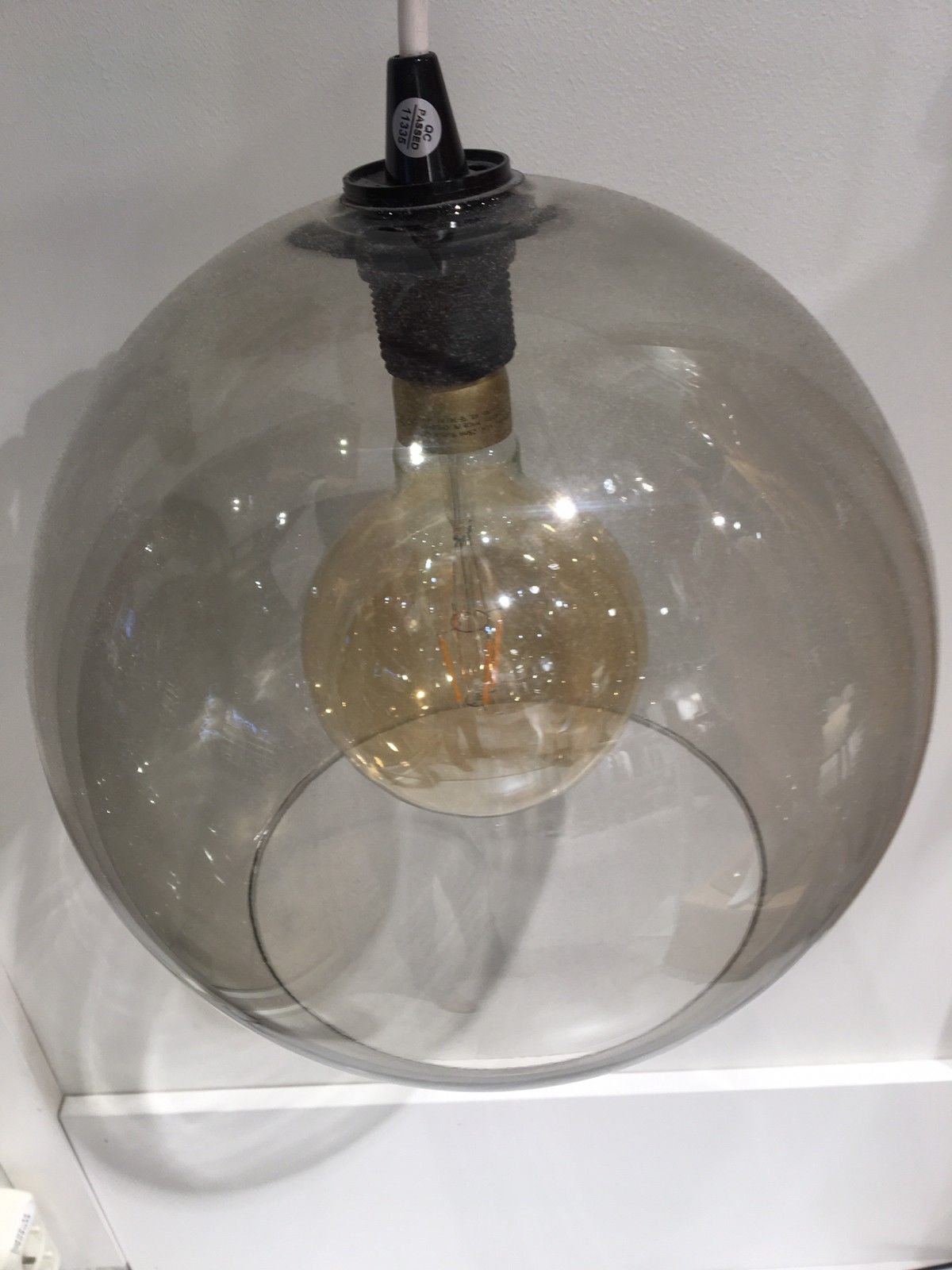 Glasskule lamper med stilig stor pære | FINN.no Glasskule lamper med stilig stor pære | FINN.no