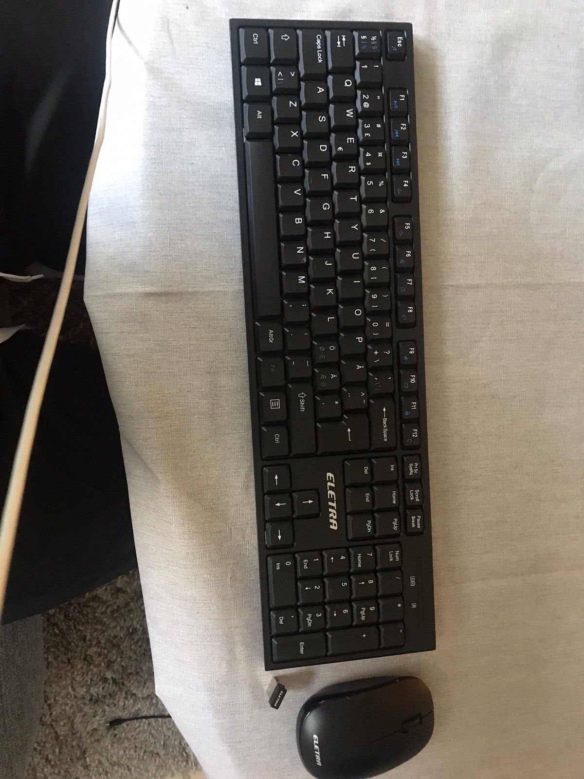 Selger tastatur med mus (USB) | FINN.no Logitec tastatur og mus. USB inngang | FINN.no