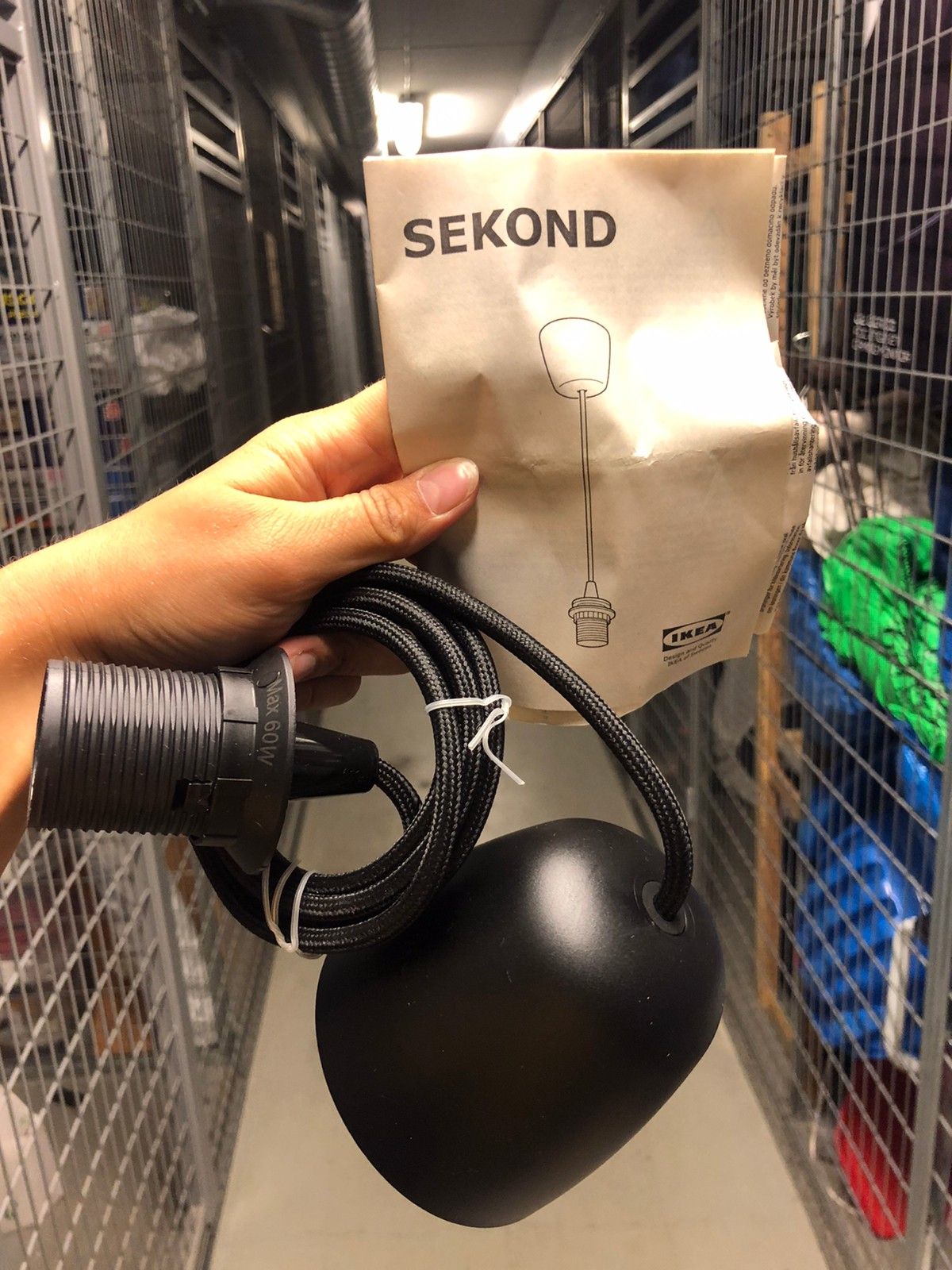 Lampeoppheng ”SEKOND” fra IKEA | FINN.no Lampe oppheng fra LagerHaus(ikke pære) | FINN.no