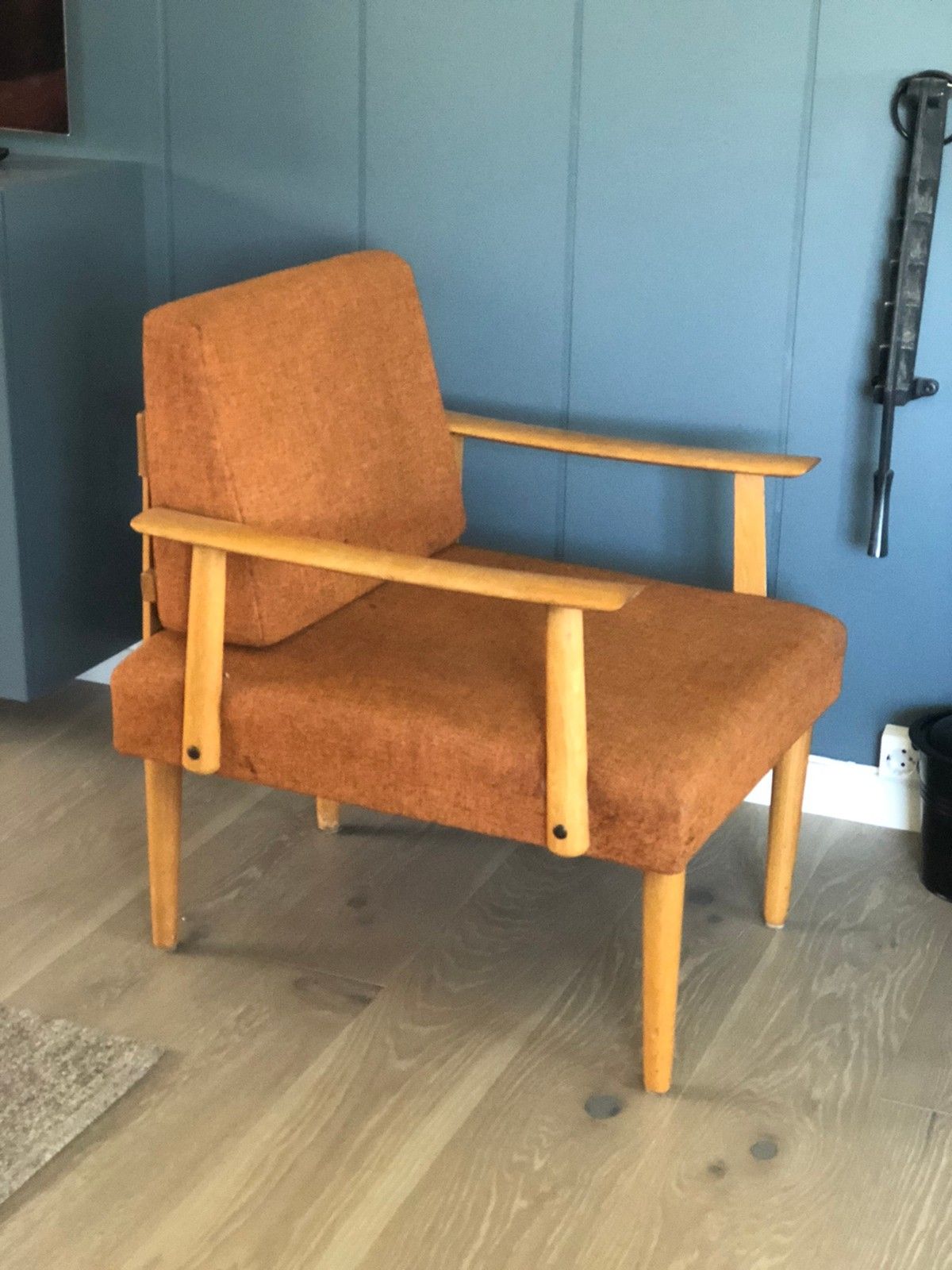 Retro stol fra Kjøpe, selge og utveksle annonser finn den få bort tisselukt av stoff stol