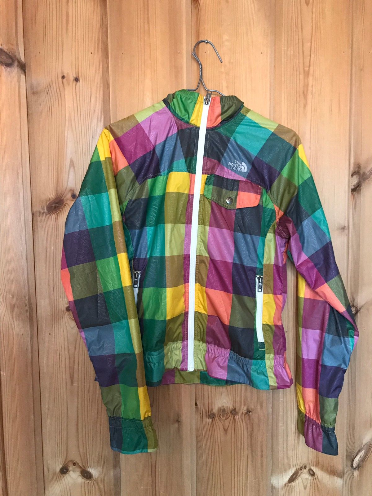 Retro jakke fra Kjøpe, selge og utveksle annonser finn den Kul fargerik kåpejakke. Koreansk. | FINN.no