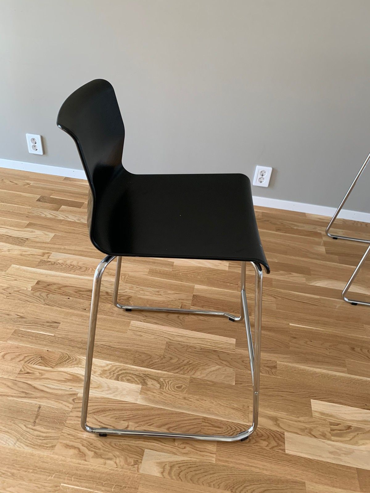 Ikea Glenn barstoler | FINN.no 2 fine IKEA bar stoler kr.100 stk og en lenestol 200 m beige