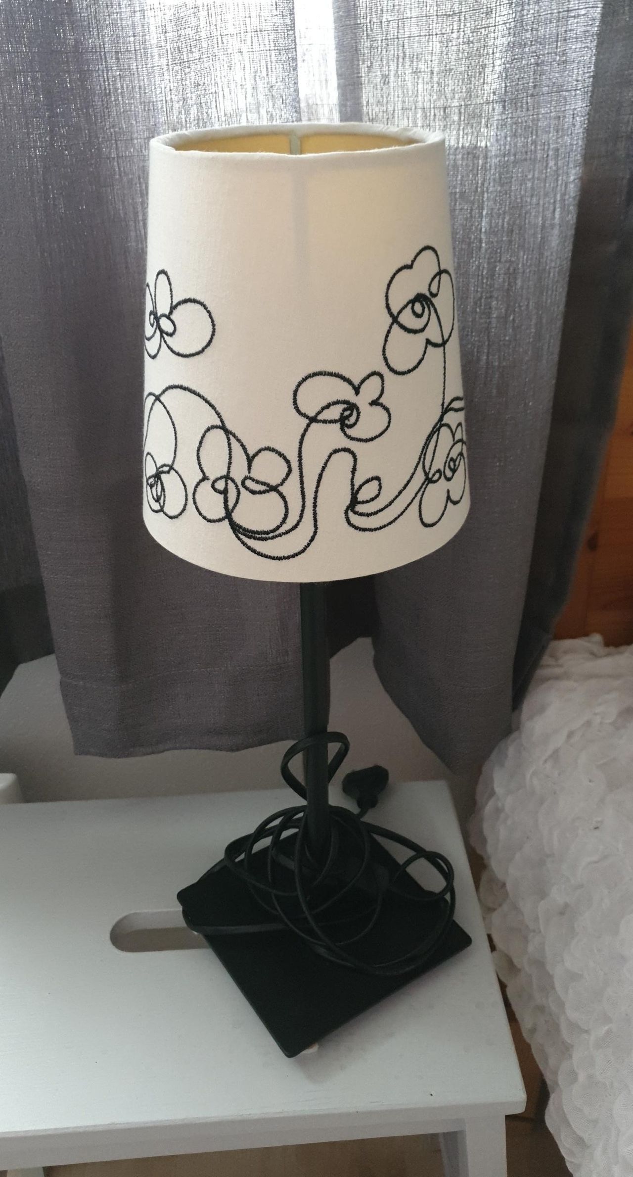 Liten lampe til vindunattbord | FINN.no Liten lampe til vindunattbord | FINN.no