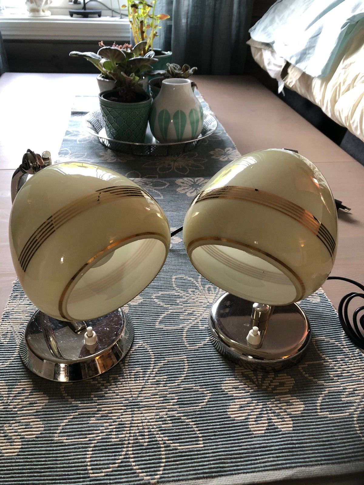 Art Deco lamper | FINN.no 1) Retro lampe bord, tivolilampe bord , teakbord | FINN.no