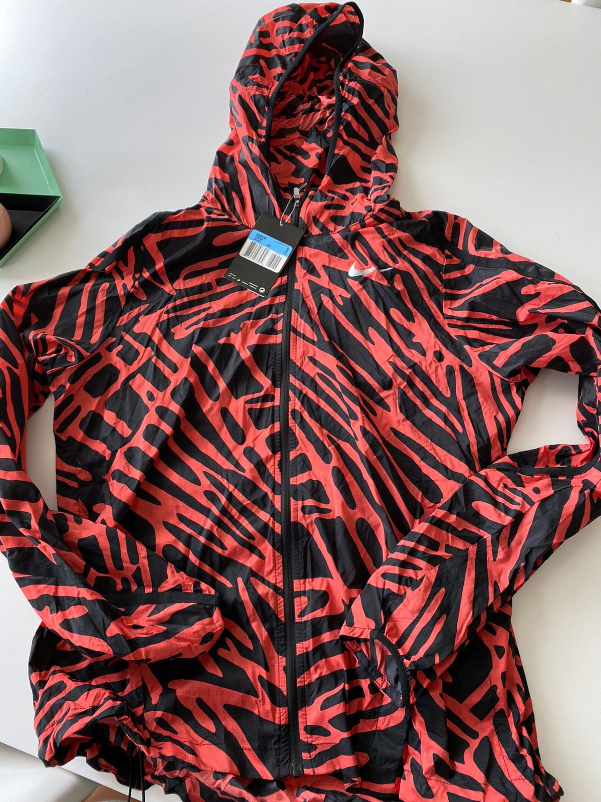 Ubrukt Nike løpejakke | FINN.no Kjempe fin nike jakke | FINN.no