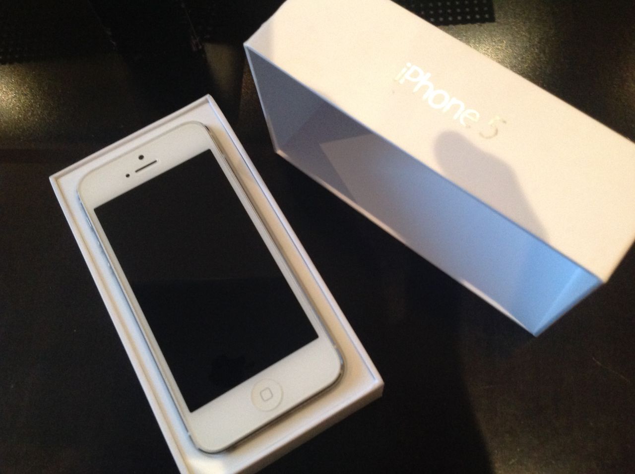 Iphone 5 16 gb selges Kjøpe, selge og utveksle annonser de Apple iphone 5 16gb Kjøpe, selge og utveksle annonser de