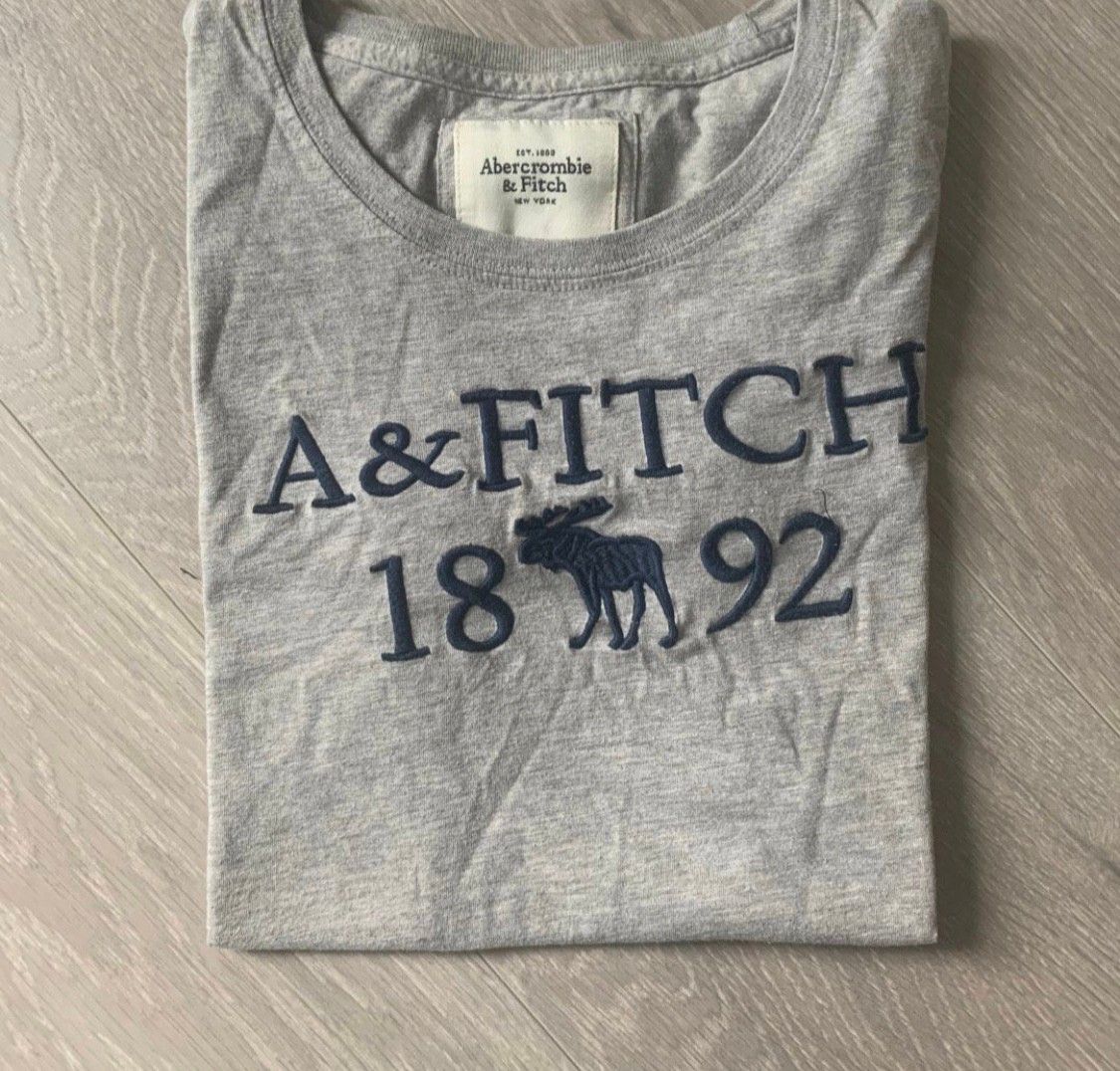 T skjorte fra Abercrombie and Fitch | FINN.no T skjorter fra Abercrombie and Fitch selges! | FINN.no