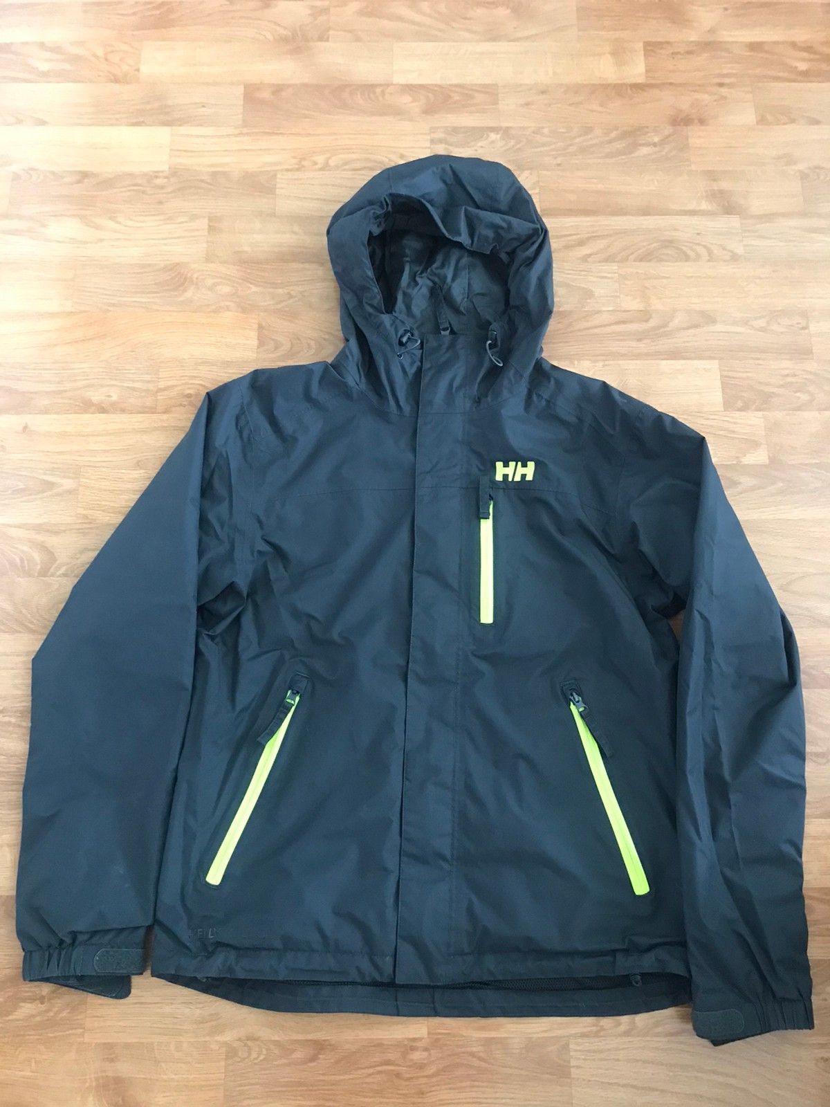 Helly Hansen vindjakke allværsjakke str M | FINN.no HH Allværsjakke str M, Forsvaret | FINN.no