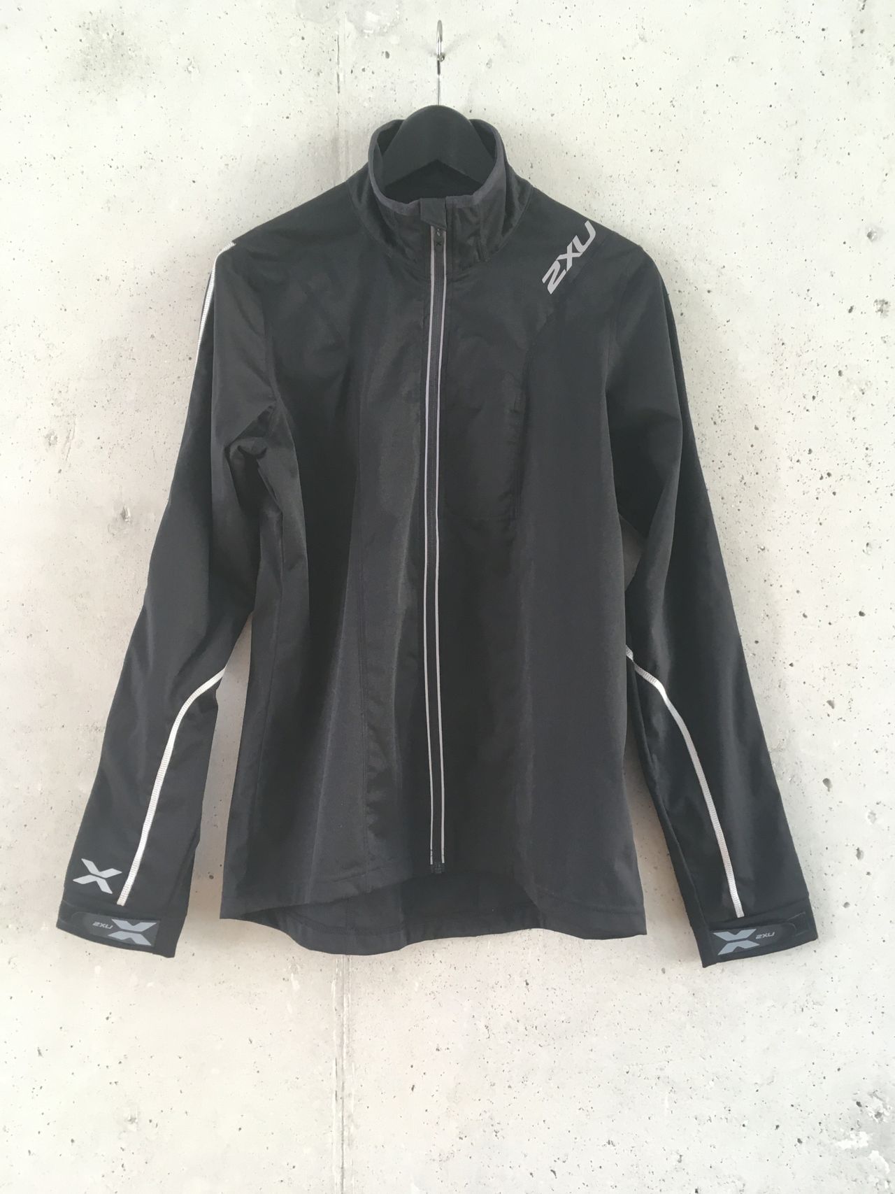 2XU Micro Climate jakke str.M | FINN.no 2XU Micro Climate jakke str.M | FINN.no
