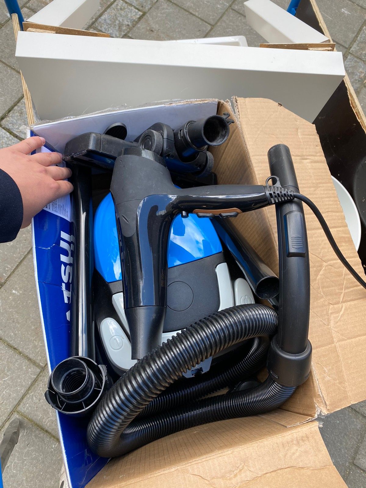 Støvsuger poseløst (2200)W | FINN.no Støvsuger poseløst (2200)W | FINN.no