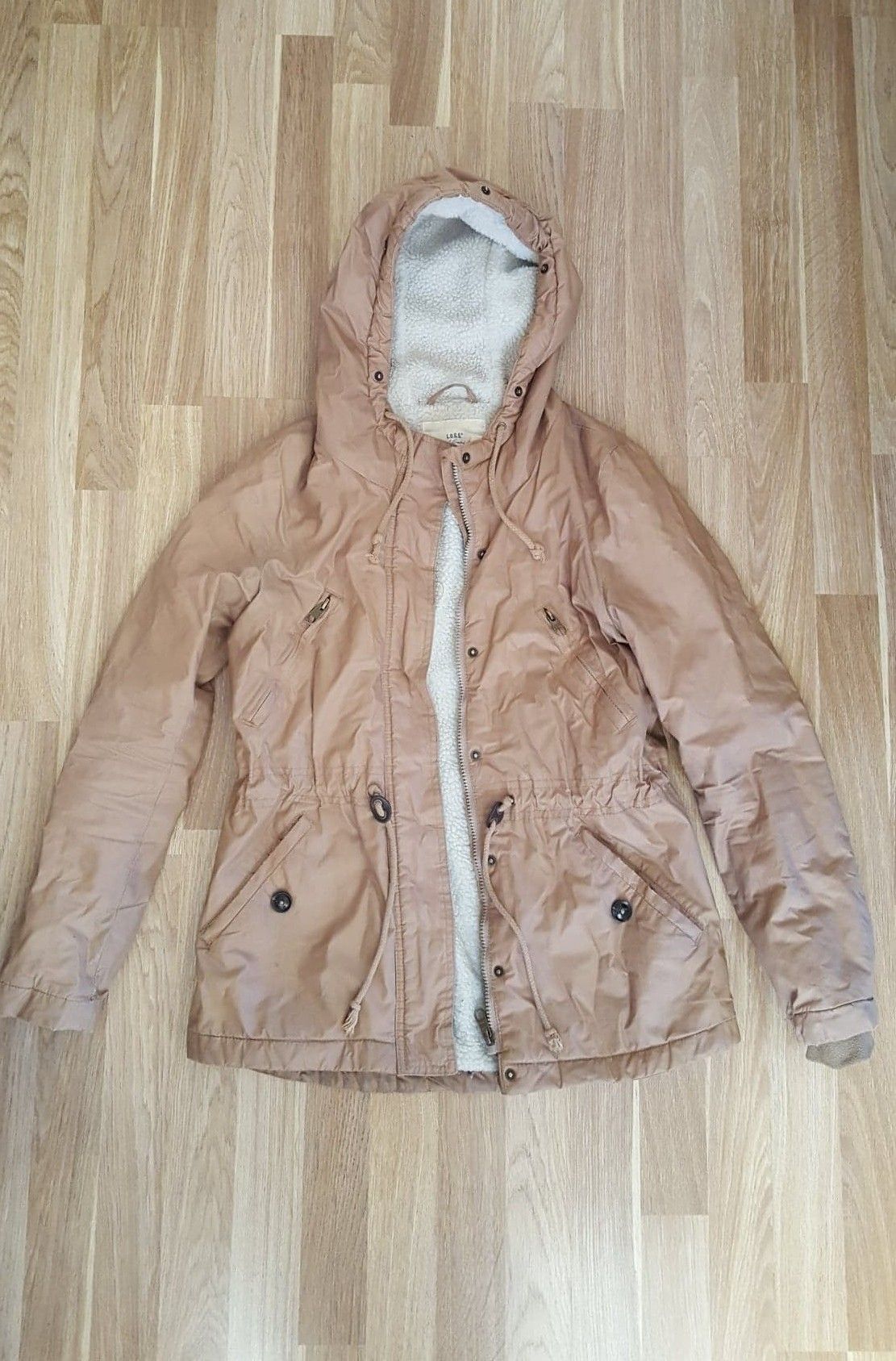 Jakke dame brunbeige | FINN.no Jakke Beige fra Dressmann. | FINN.no
