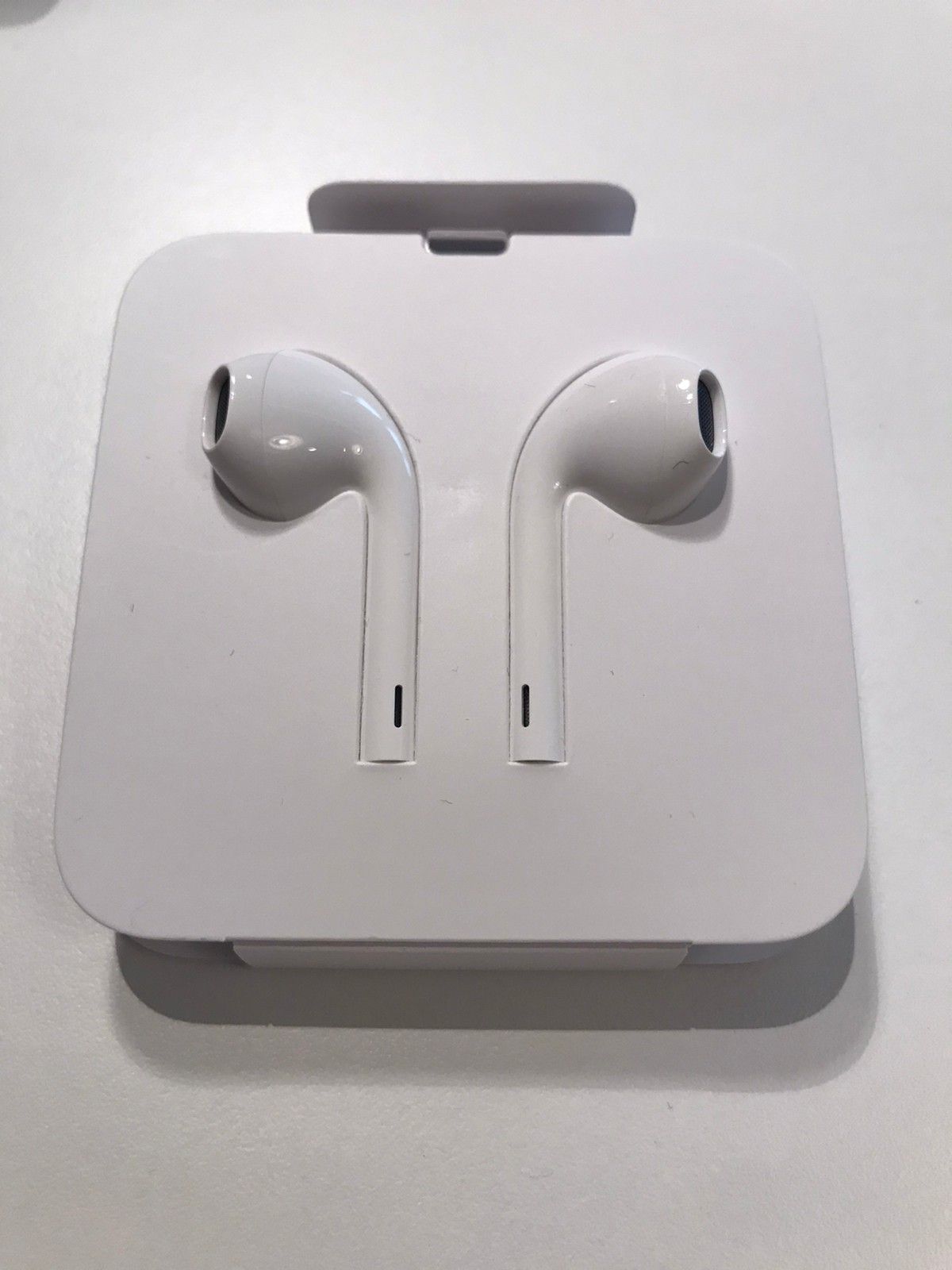 Apple EarPods med lightning kontakt | FINN.no EarPods med Lightning tilkobling | FINN.no