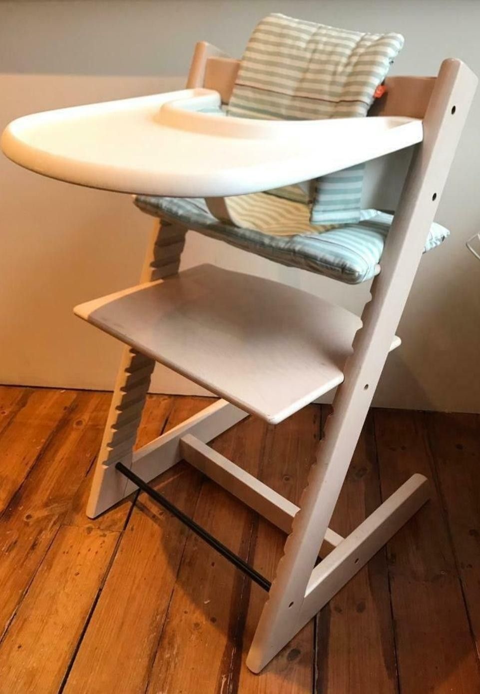 Stokke tripp trapp stol i whitewash | FINN.no Stokke tripp trapp stol med spisebord | FINN.no