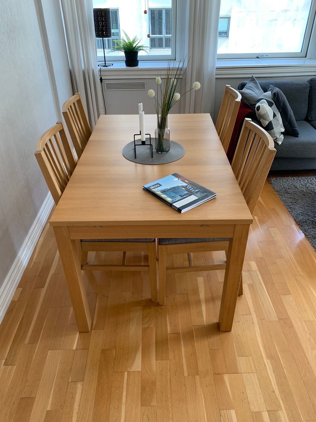 Spisestuebord med 6 stoler og Kjøpe, selge og utveksle annonser Spisestuebord med 6 Kjøpe, selge og utveksle annonser de