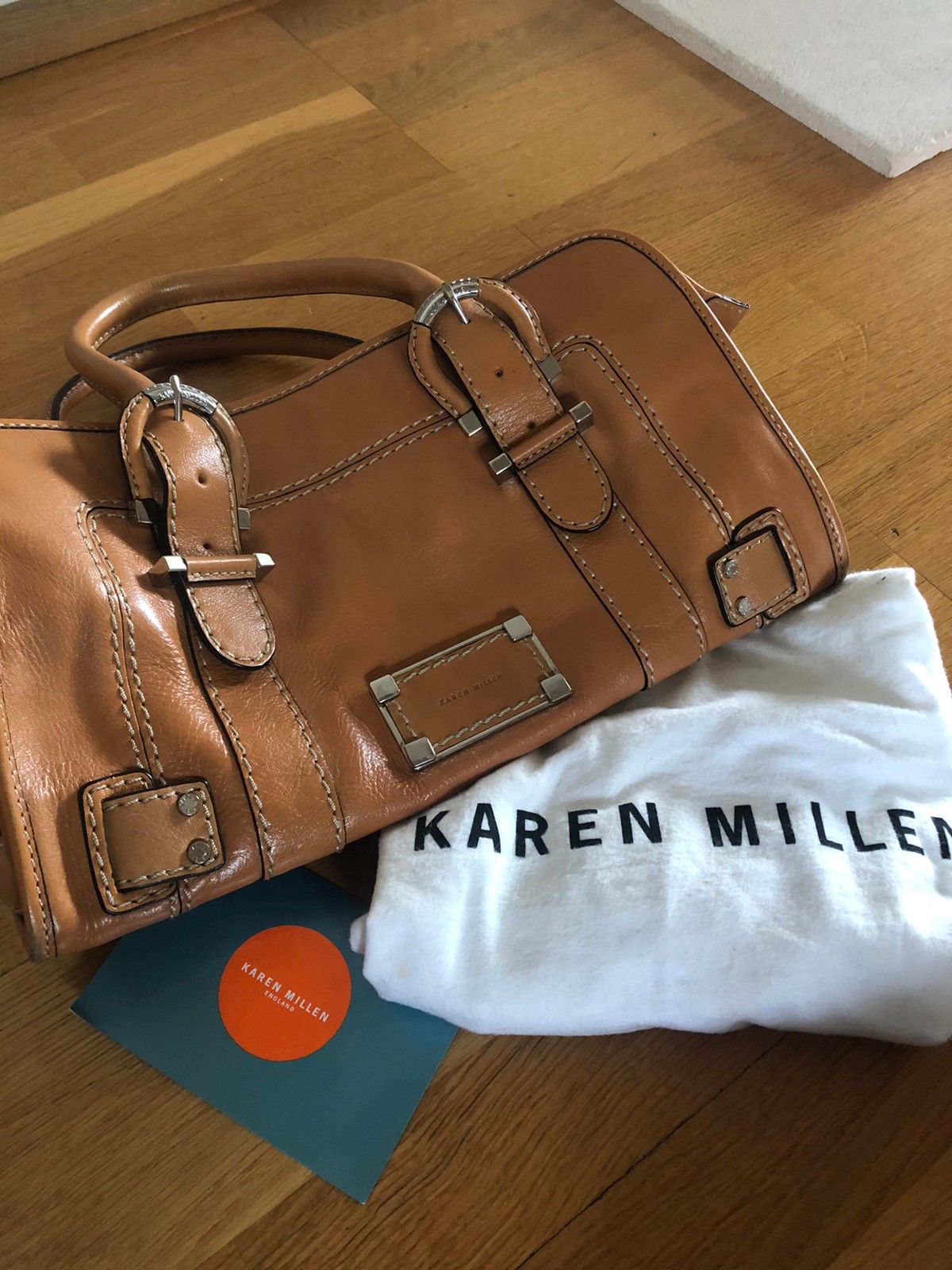 Karen Millen skinnveske | FINN.no Karen millen veske | FINN.no