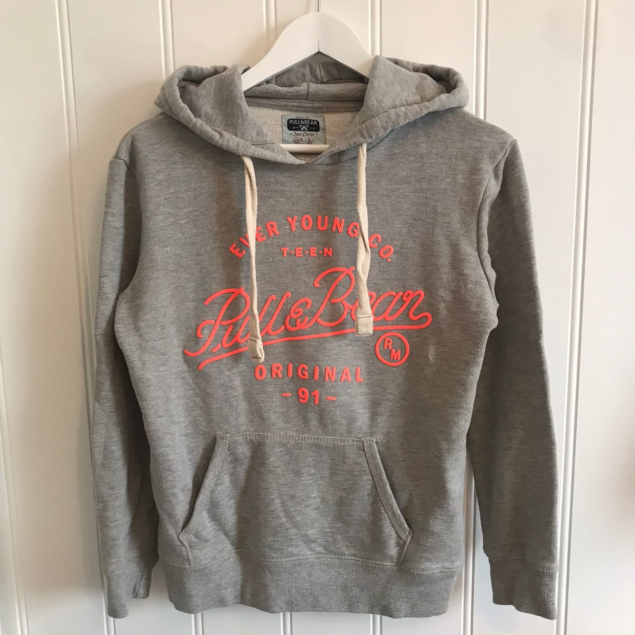Pull & Bear hettegenser str. L, realistisk str. ML | FINN.no Pull & bear genser str L | FINN.no