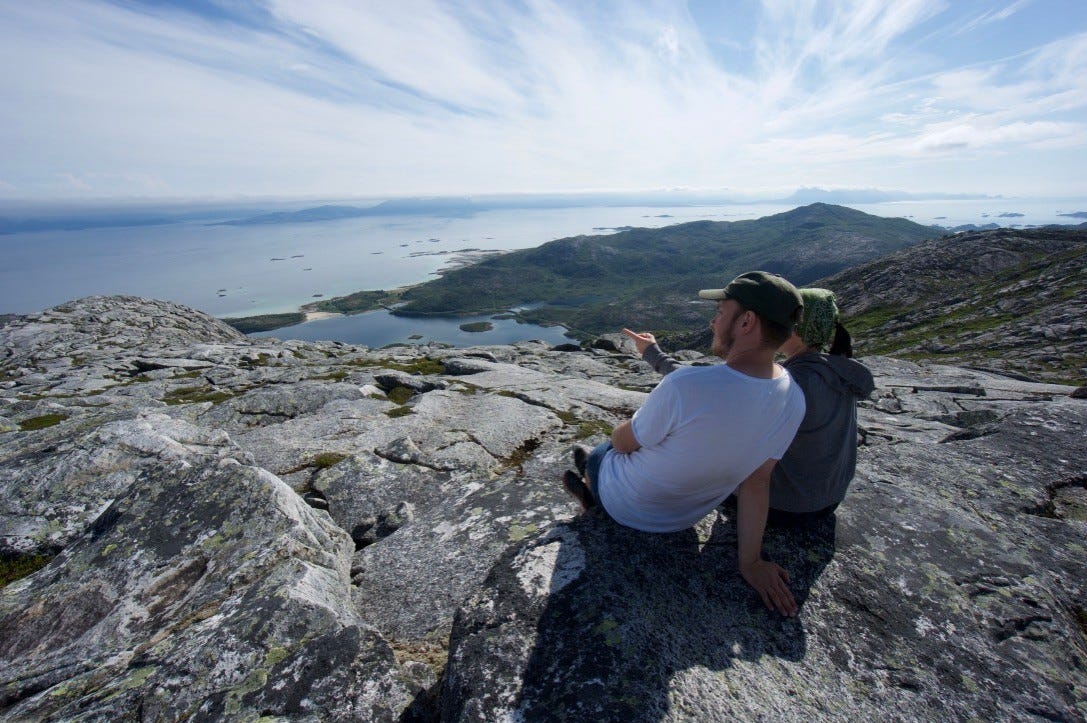 Fjelltur med utsikt over Vestfjorden Galleribilde