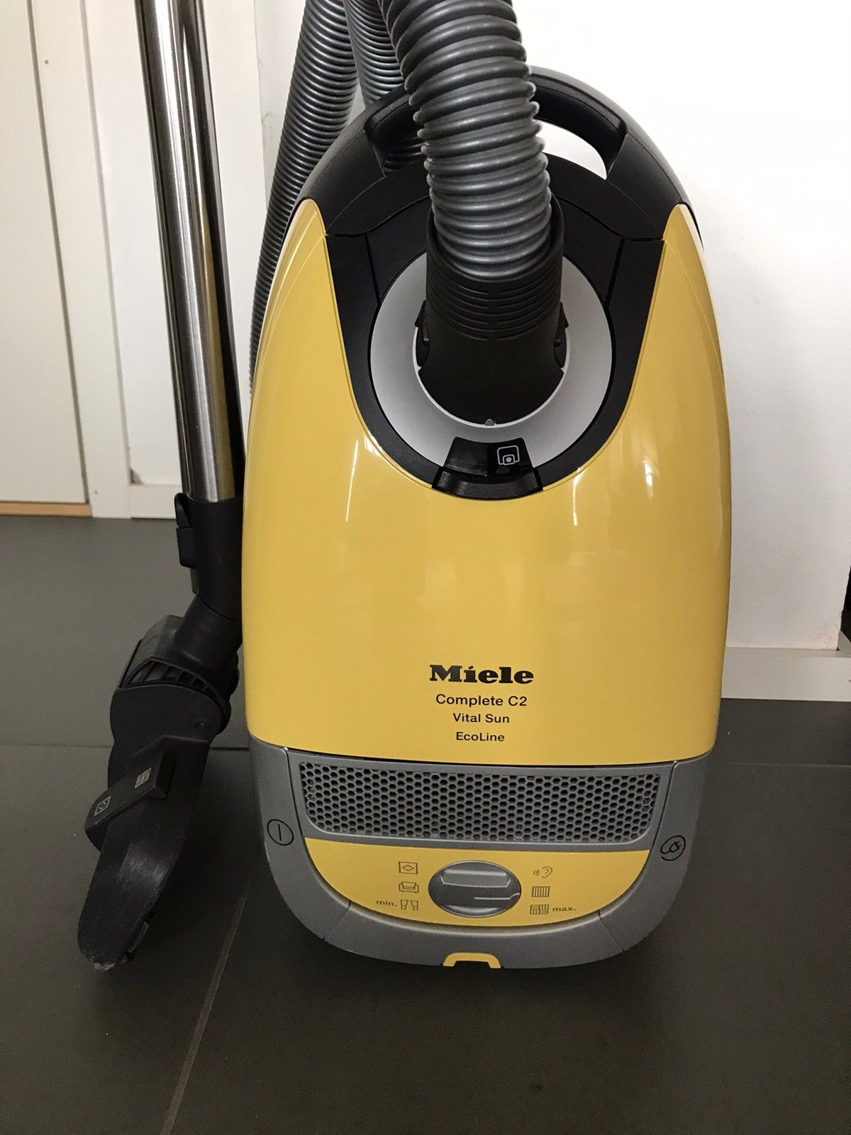 Ecoline Kjøpe, selge og utveksle annonser gode tilbud og Best pris på Miele Complete C2 Vital Sun EcoLine Støvsugere